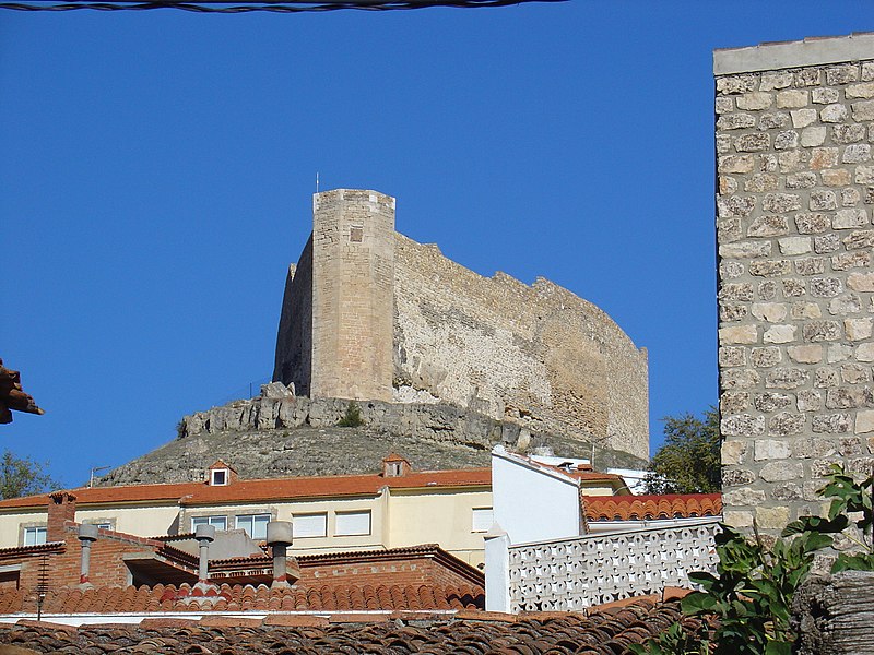 File:Castillo Canada del Hoyo.JPG