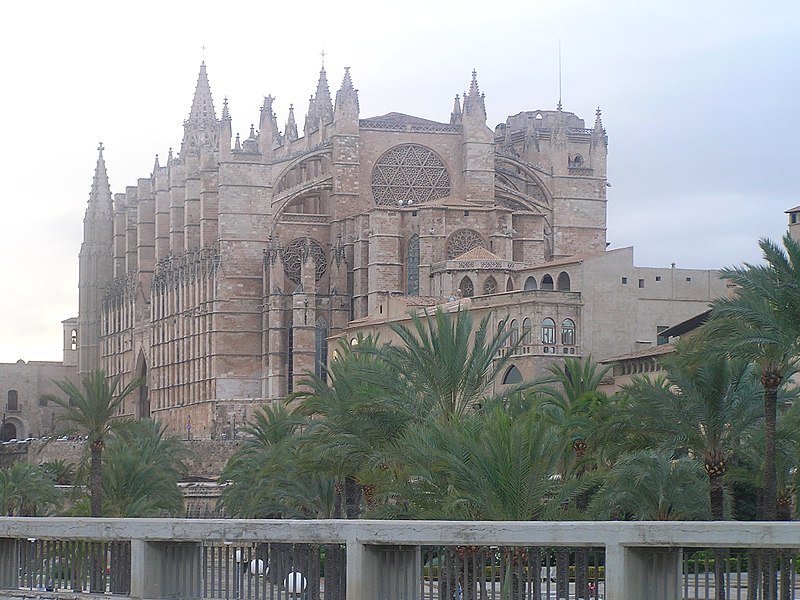 File:Catedral de Palma.JPG