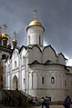 מבט על חזית הכנסייה. לכנסייה כיפת בצל רוסית - ביזנטינית האופיינית לכנסיות הקרמלין