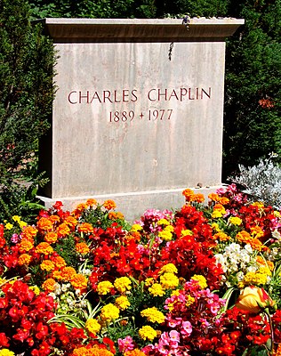 Charlie Chaplin grave.jpg