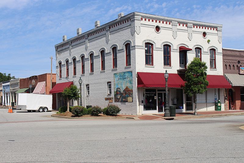 File:Corner of Main St Market St, Barnesville.jpg