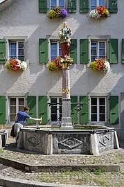 Fontaine de la Justice de 1643, restaurée en 2008.