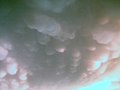 Những đám mây Mammatus trên bầu trời Santa Catarina, Brazil, theo sau cơn bão Catarina.