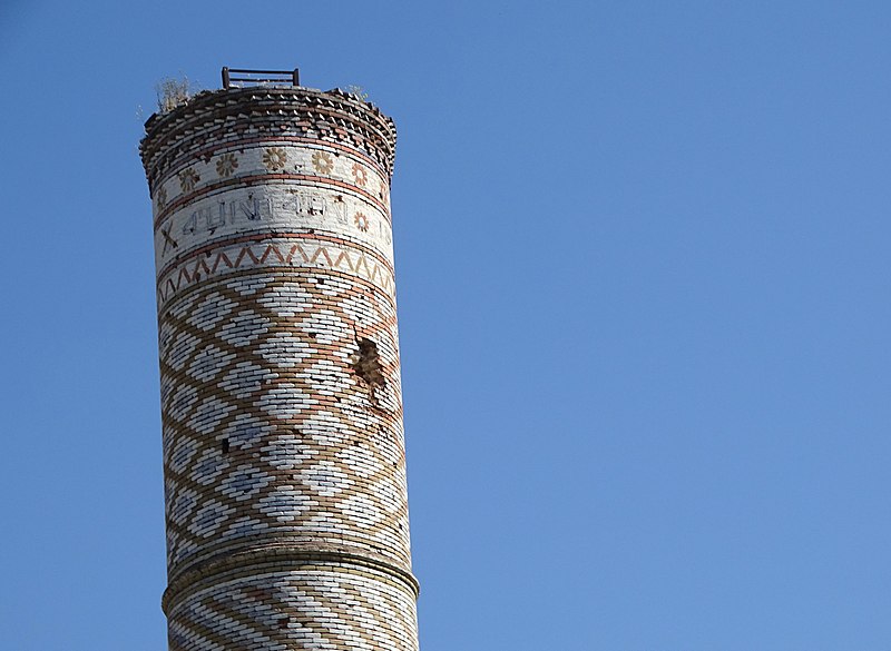 File:Damaged Minaret of Lower Shushi Mosque - Shushi - Nagorno-Karabakh (18963172349).jpg