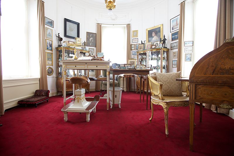 File:De werkkamer van de gevluchte Duitse keizer Wilhelm II (9180059121).jpg