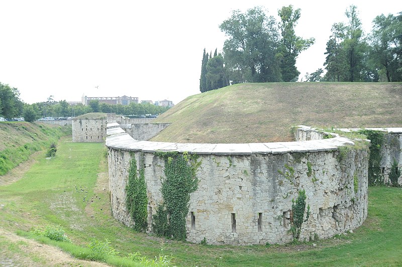 File:Defense Walls-Moat - panoramio (4).jpg