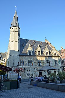 Dendermonde Grote Markt Vleeshuis.jpg