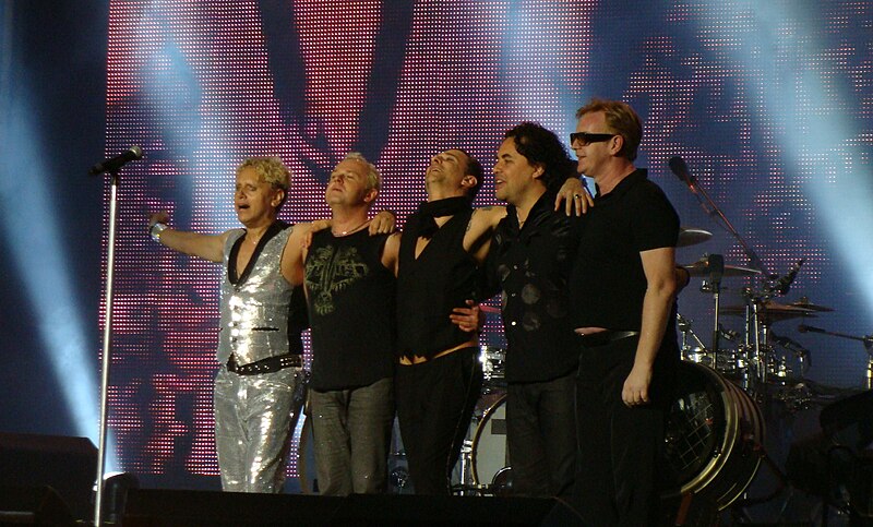 File:Depeche Mode Bilbao BBK Live 2009.jpg