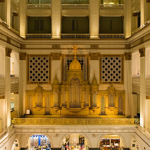 The display pipes of the Wanamaker Organ. These pipes are decorative only. The pipes that sound are behind and above them. Store architect Daniel Huds