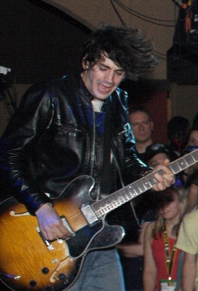 Image: Dirty Pretty Things   SXSW 2006 (cropped) Anthony Rossomando