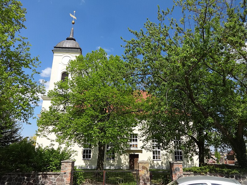 File:Dorfkirche Christinendorf Südansicht.JPG