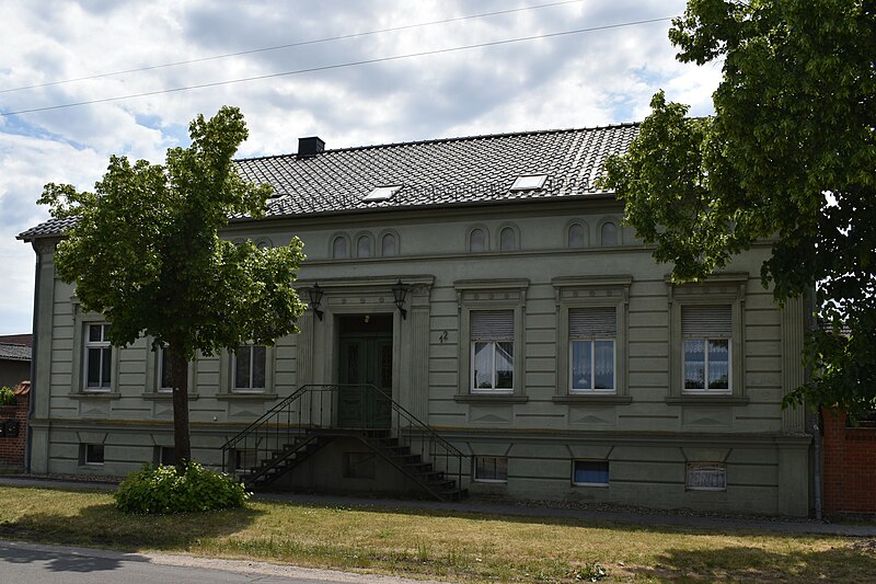 File:Dorfstraße 12 Wohnhaus Wuthenow (Neuruppin).jpg