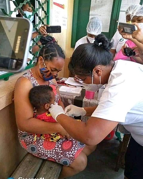 File:Dr LAMIREE MARTIN Sandrine children's vaccination season 2020 at CSB 2 Tanambao Verrerie Toamasina Madagascar.jpg