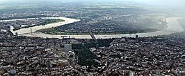 Düsseldorf en de Rijn van boven gezien