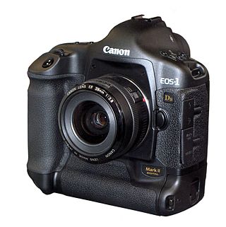 <span class="mw-page-title-main">Canon EOS-1Ds Mark II</span> DSLR camera