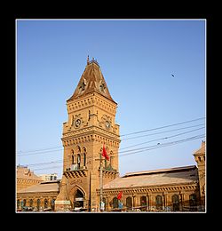 La plej malnova merkato de Karaĉio, Empress Market situas en Saddar Town de Karaĉio, Sindh, Pakistano.