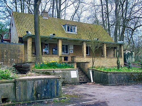 Entrance to Kelvedon Hatch Nuclear Bunker.jpg