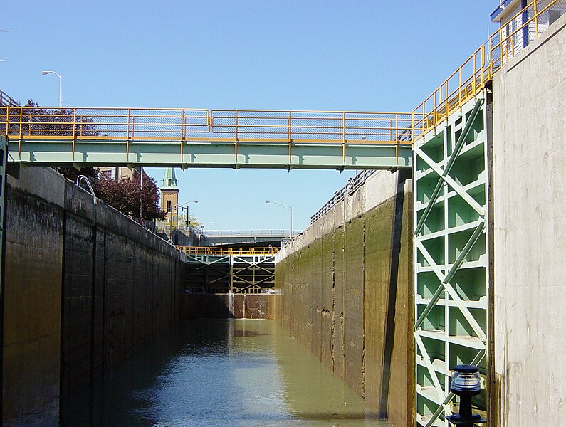 File:ErieCanalLock03679.jpg