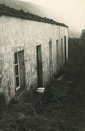 Fabrica de Queijo de Rafael Simas, in Santo Amaro, municipality of Sao Roque do Pico around 1947 Fabrica de queijo na Ilha do Pico.jpg