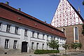 Градскиот архив и концертната сала Бах