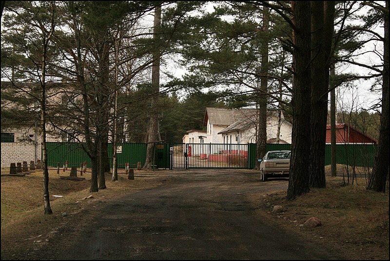 File:Former sowiet border guards garrison - panoramio.jpg