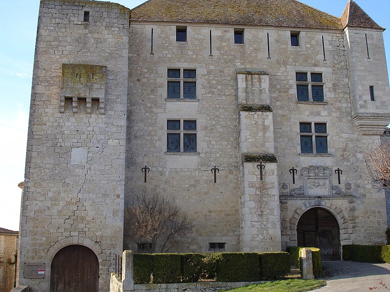 File:France - Gramont - chateau - 2005-01-15.JPG