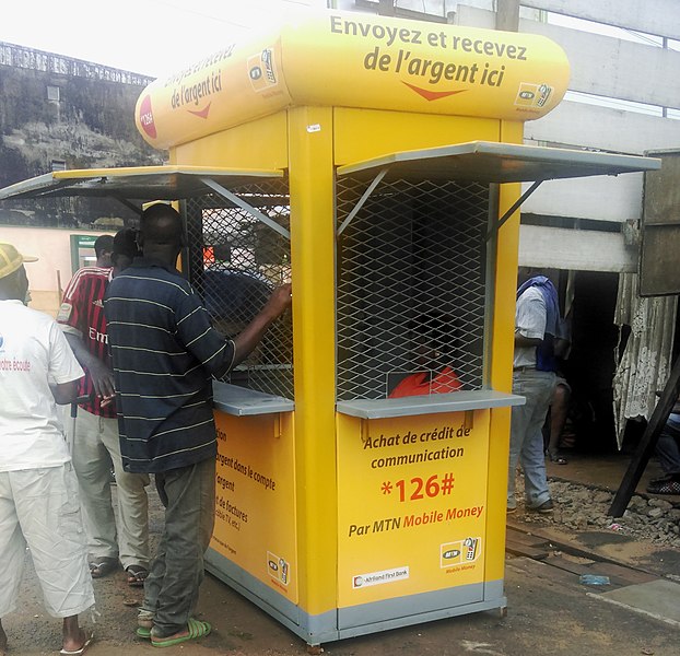 File:Gérant de kiosque Mobile Money.jpg