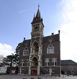 Het neogotisch gemeentehuis