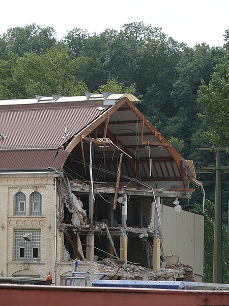 File:Gemmrigheim - Papierfabrik - Abriss - hinterer Bau später hoch.jpg