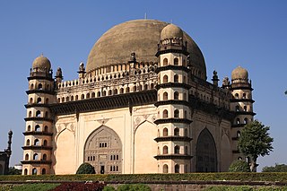 <span class="mw-page-title-main">Gol Gumbaz</span> Mausoleum of Mohammed Adil Shah, Sultan of Bijapur