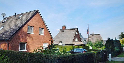 Häuser in Scharbeutz in der Waldstraße - panoramio (1)