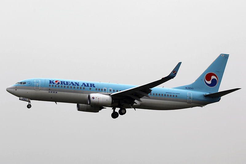 File:HL8241 - Korean Air Lines - Boeing 737-8BK(WL) - TAO (13950726091).jpg