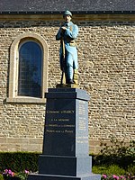 Poilu au repos (monument aux morts)