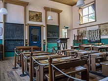 Classroom from 1910 in a late 19 century elementary school, Het Hoogeland Openluchtmuseum Het Hoogeland openluchtmuseum in Warffum, oud klaslokaal.jpg