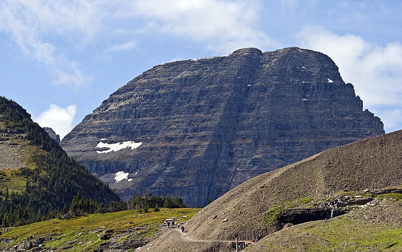 File:Hidden Lake Trail GNP1.jpg