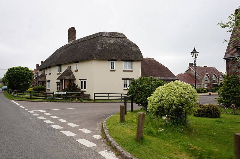 File:House at Badger Lane, Cross Lanes - geograph.org.uk - 4990483.jpg