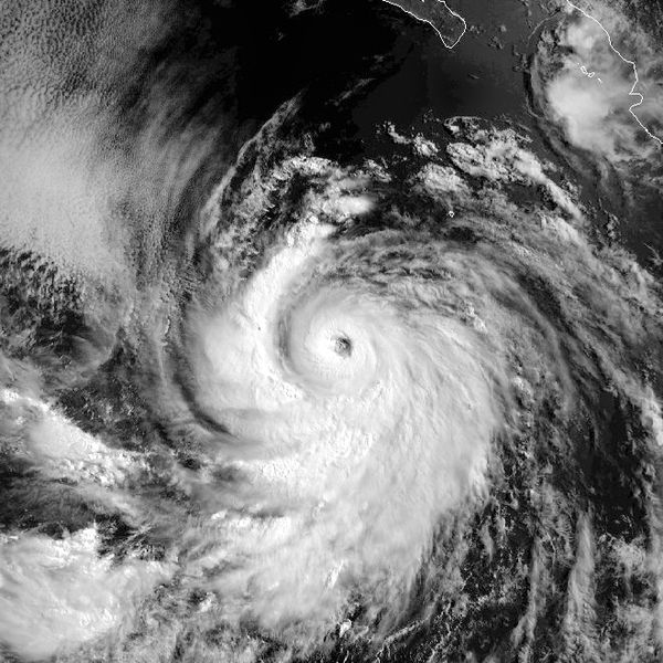 File:Hurricane Estelle 01 aug 1998 1620Z.jpg