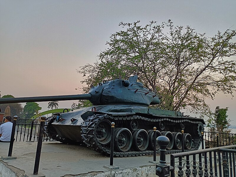 File:Hussain sagar lake side Battle Tank hyderabad19.jpg