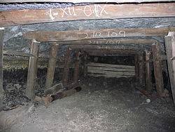 Interior of the El Chiflon del Diablo coal mine at Lota. Interior mina Chiflon del Diablo, Lota.JPG