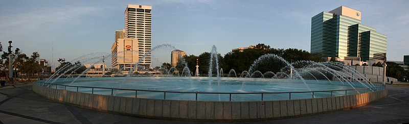 File:Jacksonville Friendship Fountain.jpg