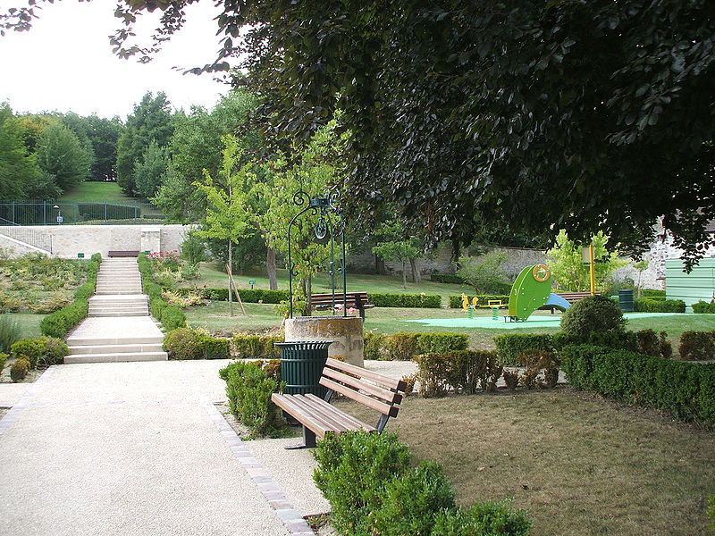 File:Jardin lapresté 2.JPG