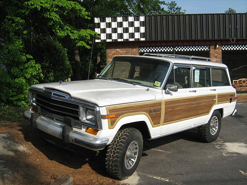 File:Jeep Grand Wagoneer white NC f.jpg