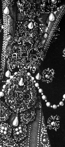 File:Jewelry of Anne of Austria.jpg