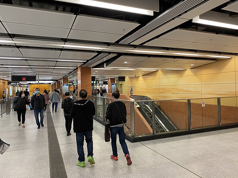 File:Kai Tak concourse 2 14-02-2020.jpg