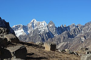 Kanchanjunga mountain range 04.jpg