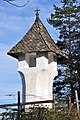 English: Alcove wayside shrine Deutsch: Weisses Kreuz