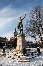Monument to Charles XII in Stockholm, with Charles pointing towards Russia. Stockholmers call this statue "the lion among four pots" ("Lejonet mellan fyra krukor") referring to the mortars. This contrasts with a nearby statue of Charles XIII which has lions similarly arranged; that statue is known as "the pot among four lions" ("Krukan mellan fyra lejon"), referring to a Swedish slang expression for a klutz. Karl XIIs staty.JPG