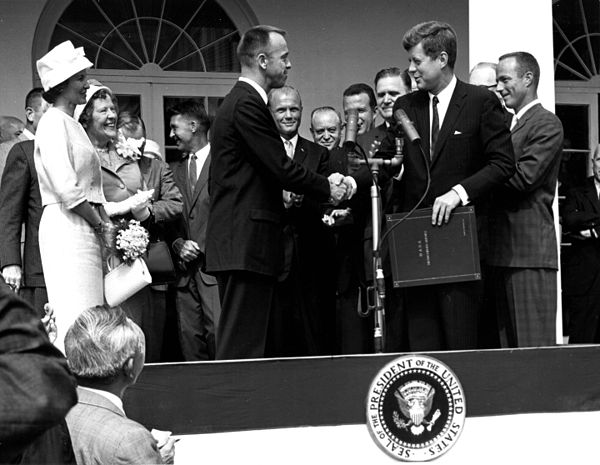 May 8, 1961: Shepard receives NASA Distinguished Service Medal