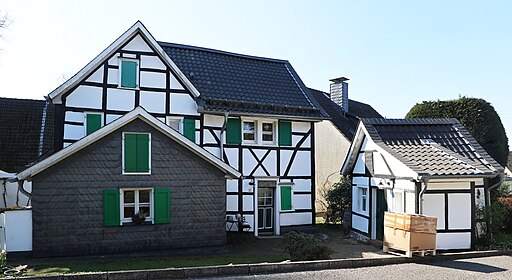 Kleinenberger Straße 35, 37 Solingen