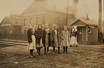 Child workers at Knoxville's Brookside Mills, photographed by Lewis Hine in 1910 Knoxville-brookside-workers.jpg